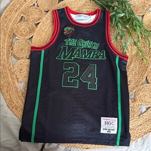 Kobe Bryant The Grinch headgear classic basketball jersey. Size M kids